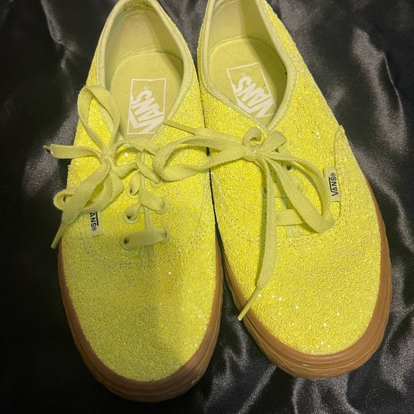 Vans Shoes - Unisex lime green textured Vans mens 4.5 Womens 6.0